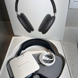 Apple Wireless Headphones in Dark Gray